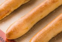 Copycat Olive Garden Breadsticks Recipe: Soft Garlic Breadsticks