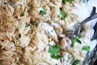Creamy Salsa Verde Chicken Slow Cooker Recipe