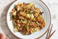 Quick Garlic Chicken and Cabbage Stir-Fry with Carrots