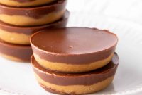 Vegan 4-Ingredient Dark Chocolate Peanut Butter Cups