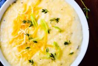 Creamy Roasted Garlic Grits with Melted Cheese