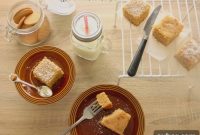 Eggless Rawa (Sooji) Semolina Cake Recipe