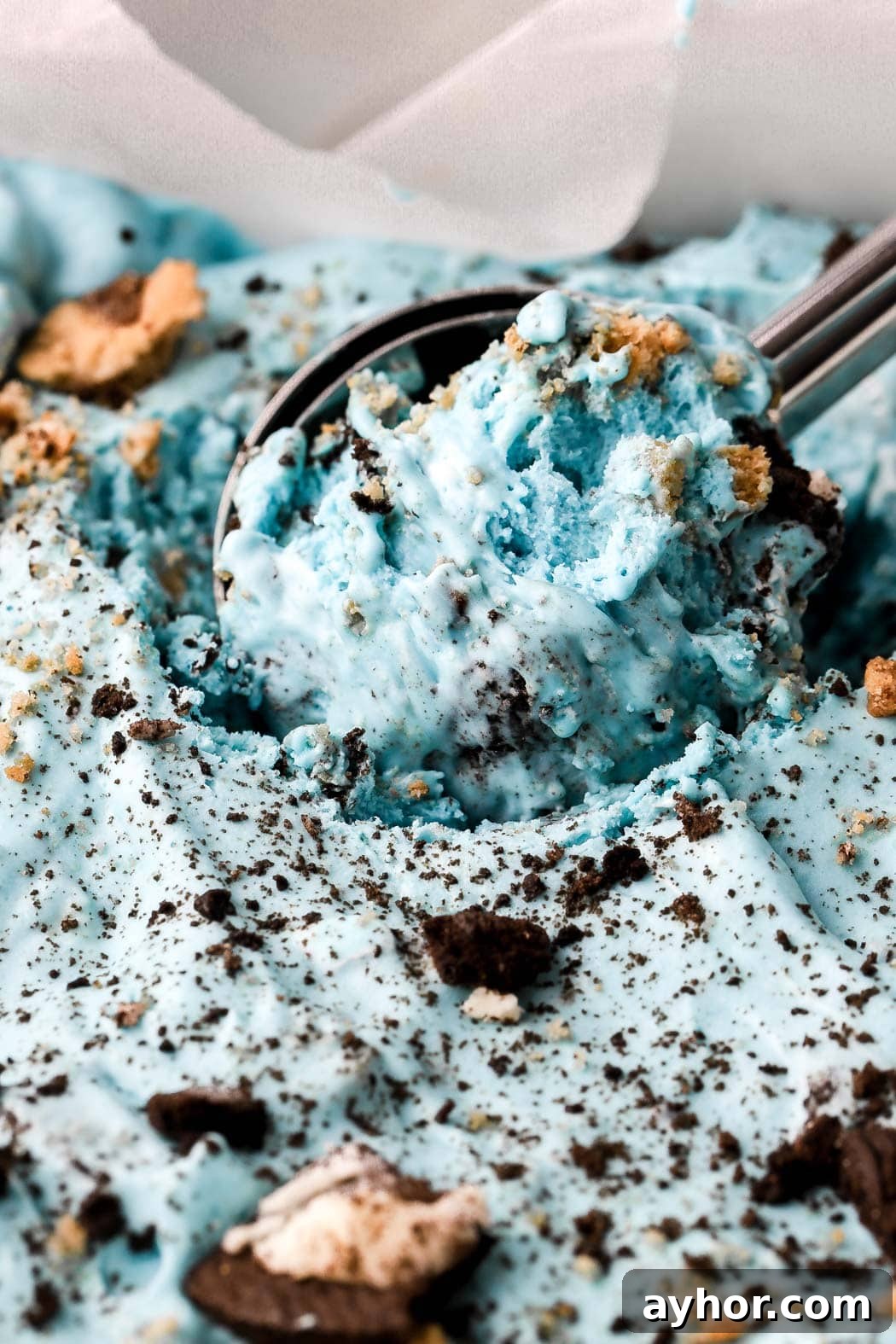 Cookie Monster Ice Cream Recipe: Fun Blue Cookie Dough Treat 2 blue ice cream with oreos and chocolate chip cookies