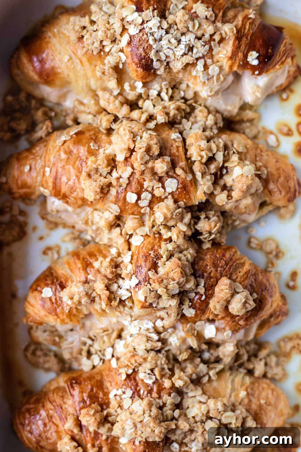 Cinnamon Apple French Toast Bake with Crisp Topping 7 close up image of cinnamon crisp apple french toast bake