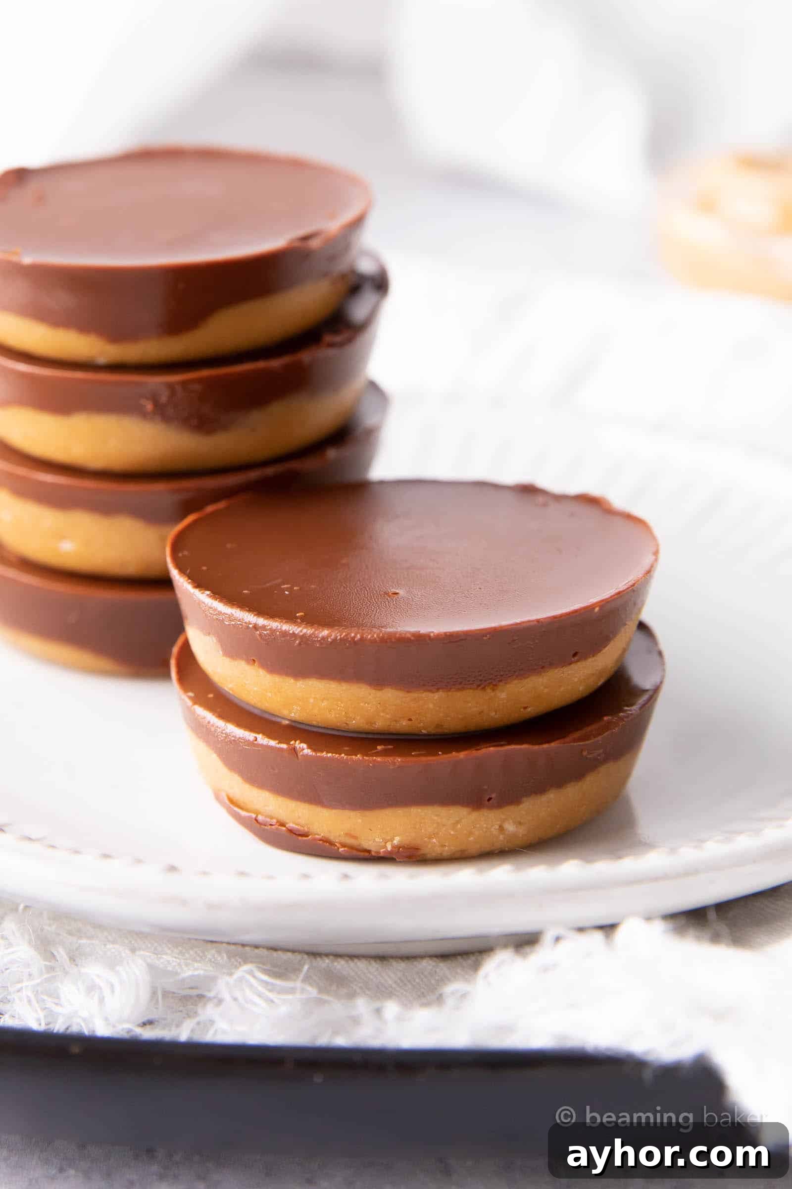 Vegan 4-Ingredient Dark Chocolate Peanut Butter Cups 2 4 Ingredient Dark Chocolate Peanut Butter Cups (Vegan)