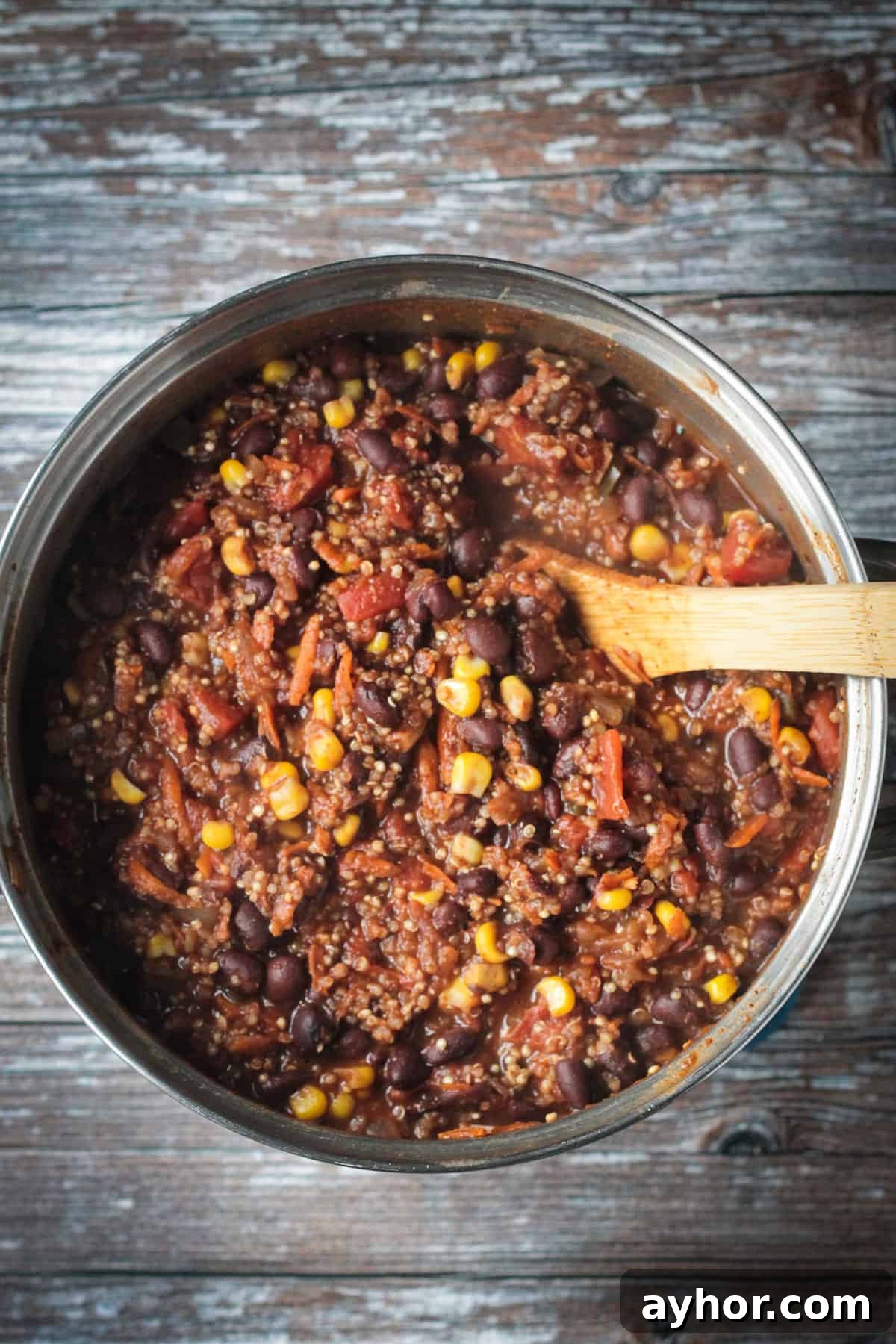 Finished chili in a soup pot.