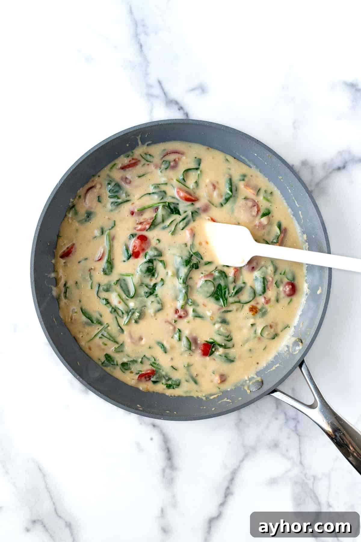 Creamy Chicken Florentine with Spinach and Garlic Sauce 5 Creamy Chicken Florentine Sauce in a Skillet.