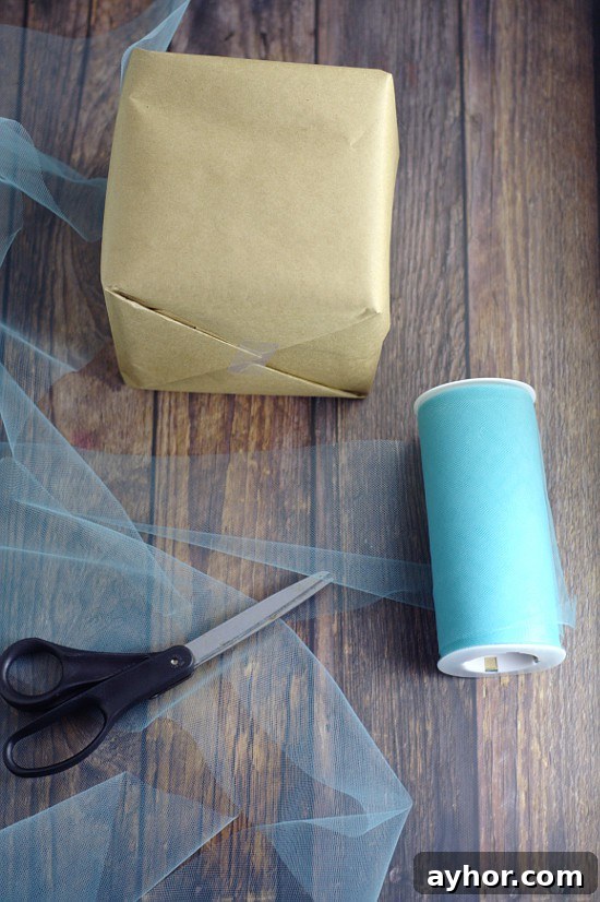 Step-by-step tulle bow image