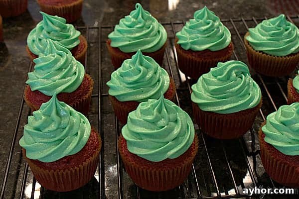 Frosted Christmas Tree Cupcakes: Festive Holiday Dessert Recipe 3 c2